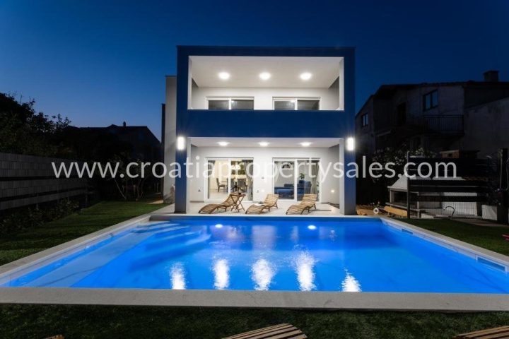 Casa in vendita 224 m² – Kastela