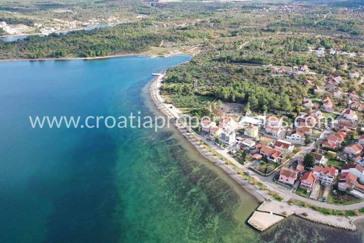 Zemljište na prodaju 2800 m² – Sibenik