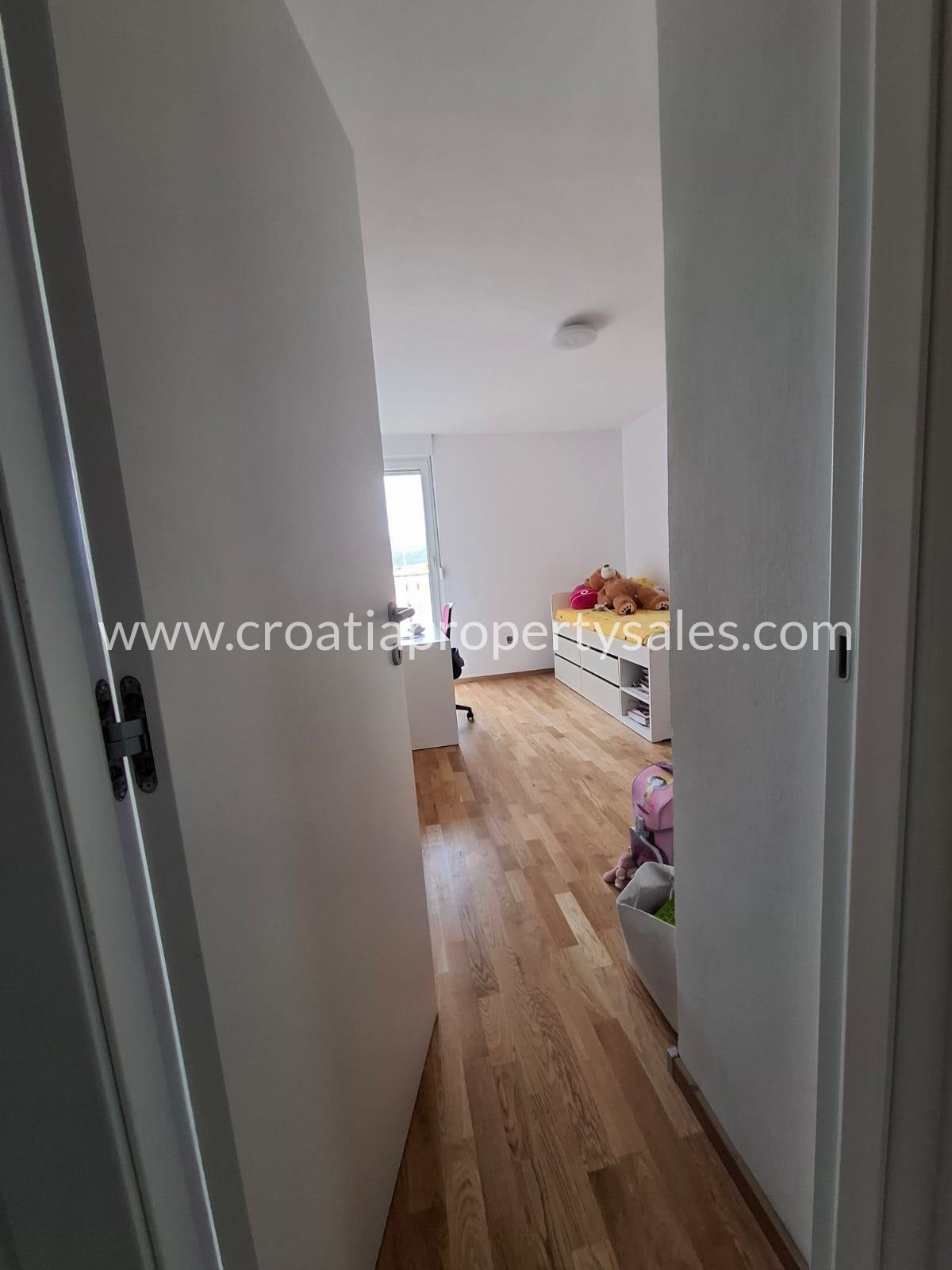 Flat For sale -  Split