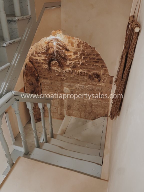 Kuća Na prodaju -  Vis