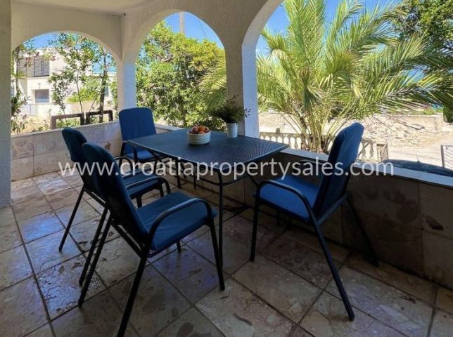 House For sale - Splitsko-dalmatinska šolta - foto 2/9