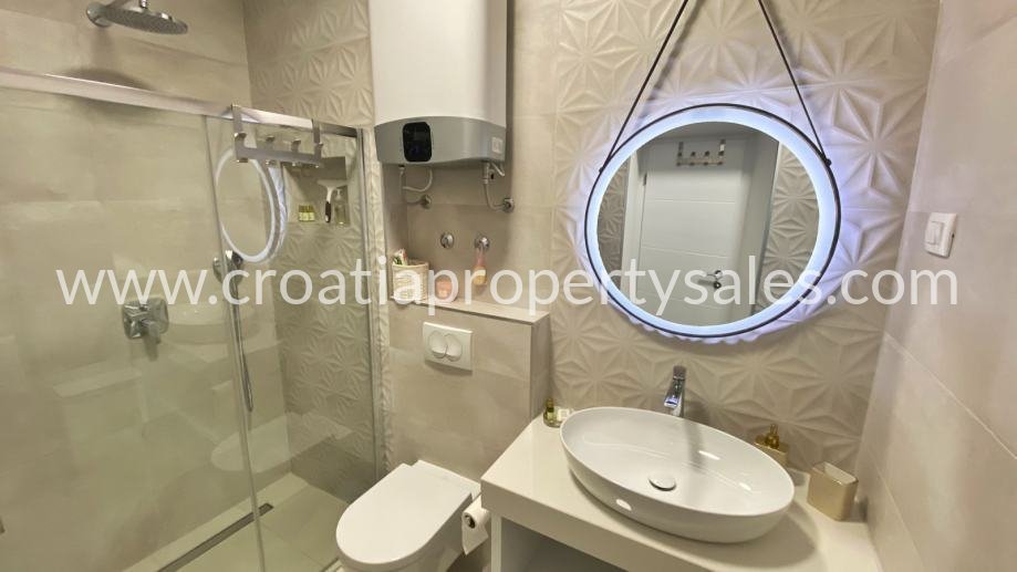 Flat For sale -  Split
