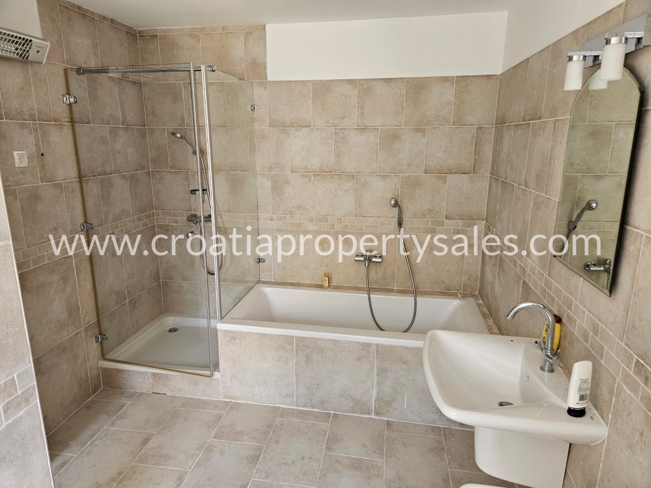 Casa In vendita -  Trogir/Ciovo