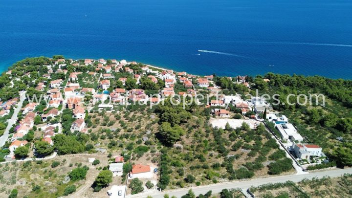 Land for sale 1180 m² – Brac