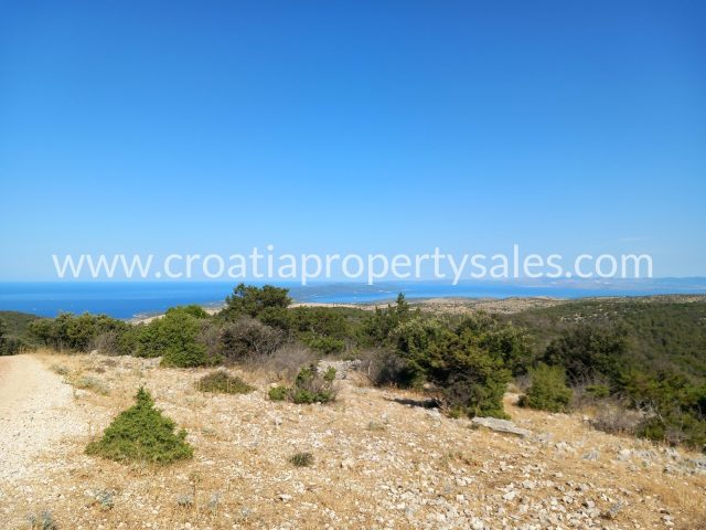 Land for sale 79300 m² – Brac