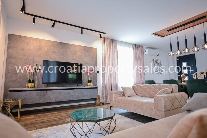 House For sale - Splitsko-dalmatinska šolta - foto 5/10