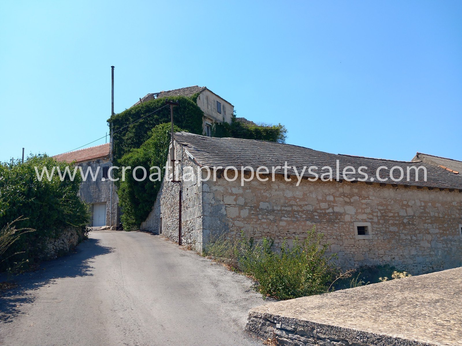 Kuća Na prodaju -  Brac