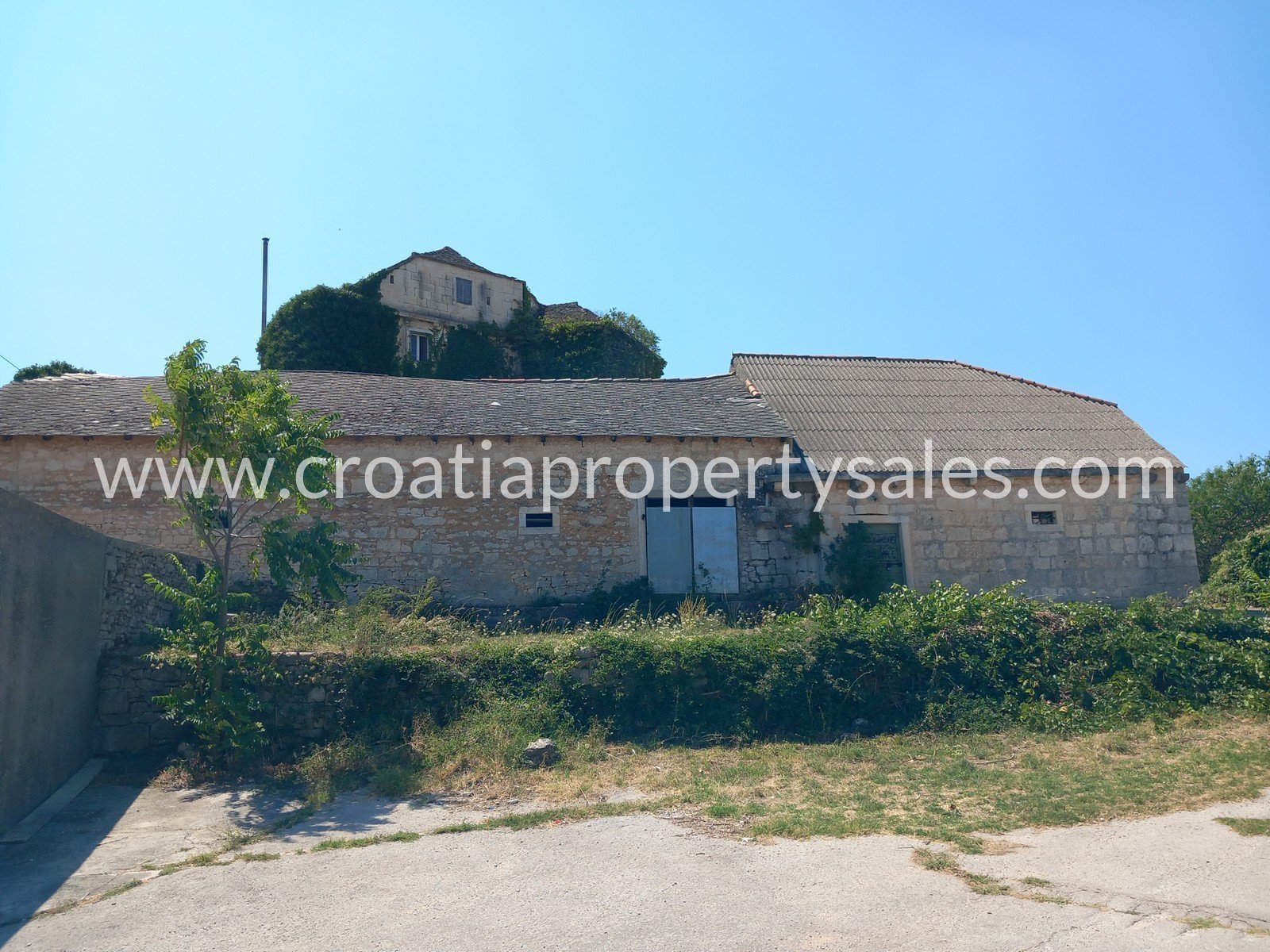 Kuća Na prodaju -  Brac
