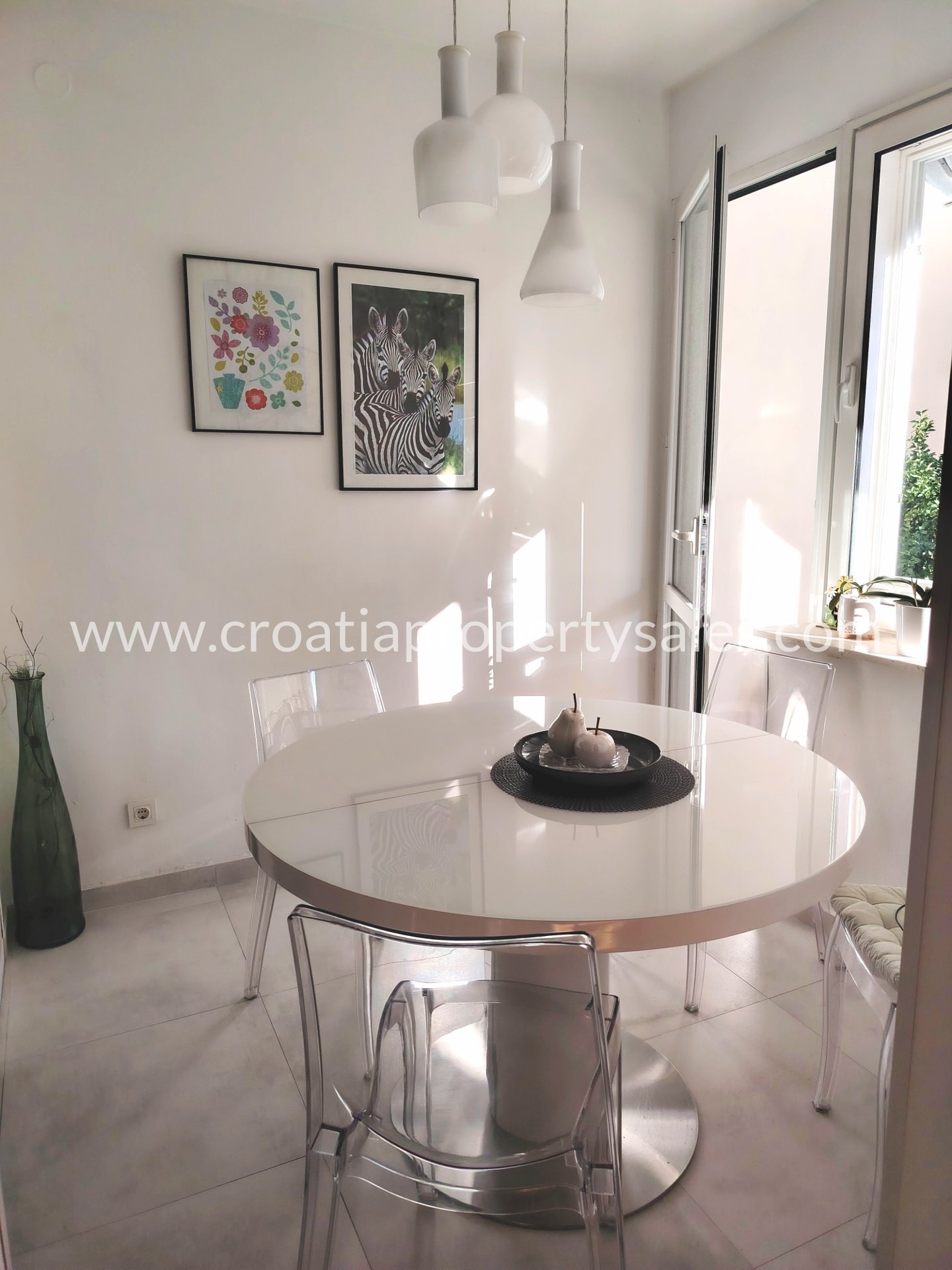Flat For sale -  Split