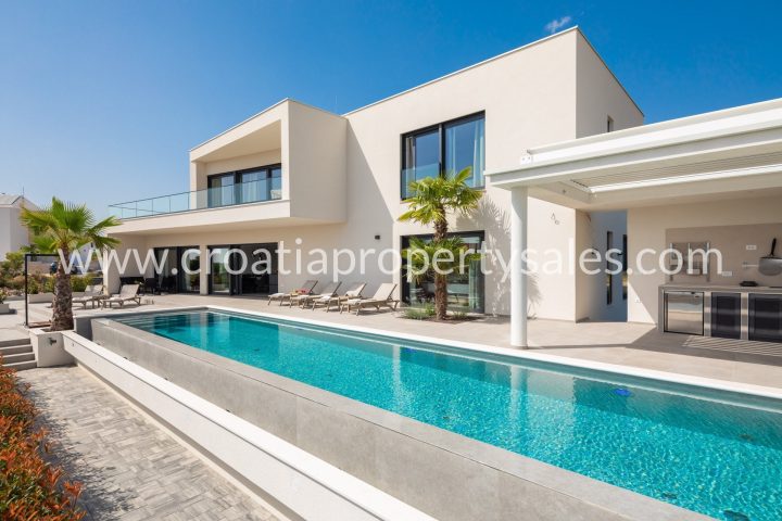 House for sale 332 m² – Sibenik