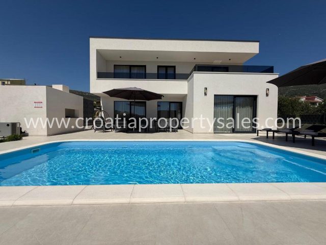 Casa in vendita 257 m² – Kastela