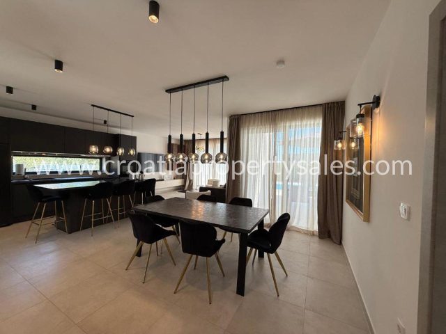 House For sale - Splitsko-dalmatinska Kaštela - foto 3/15