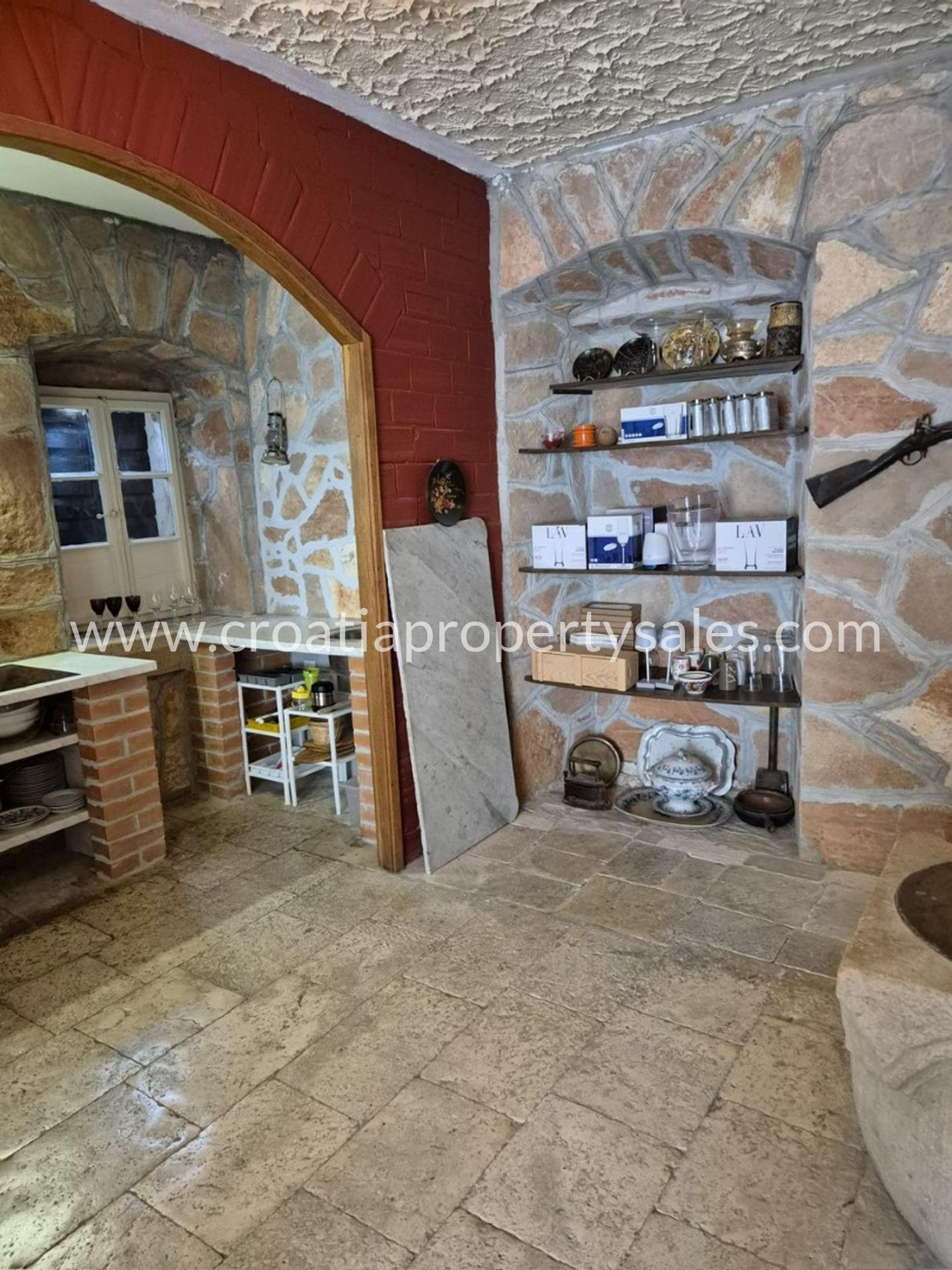 Casa In vendita -  Brac