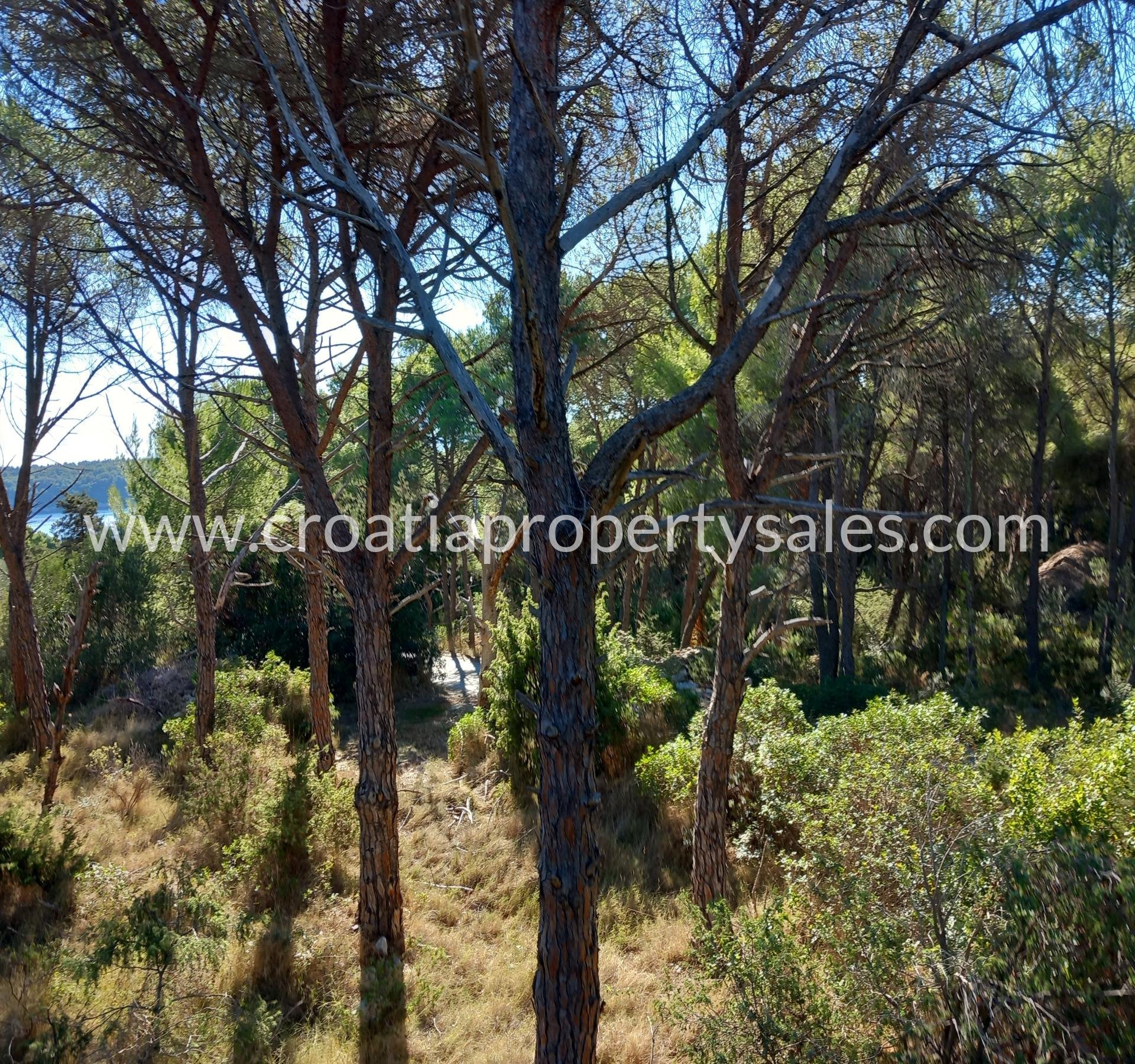 Land For sale -  Brac