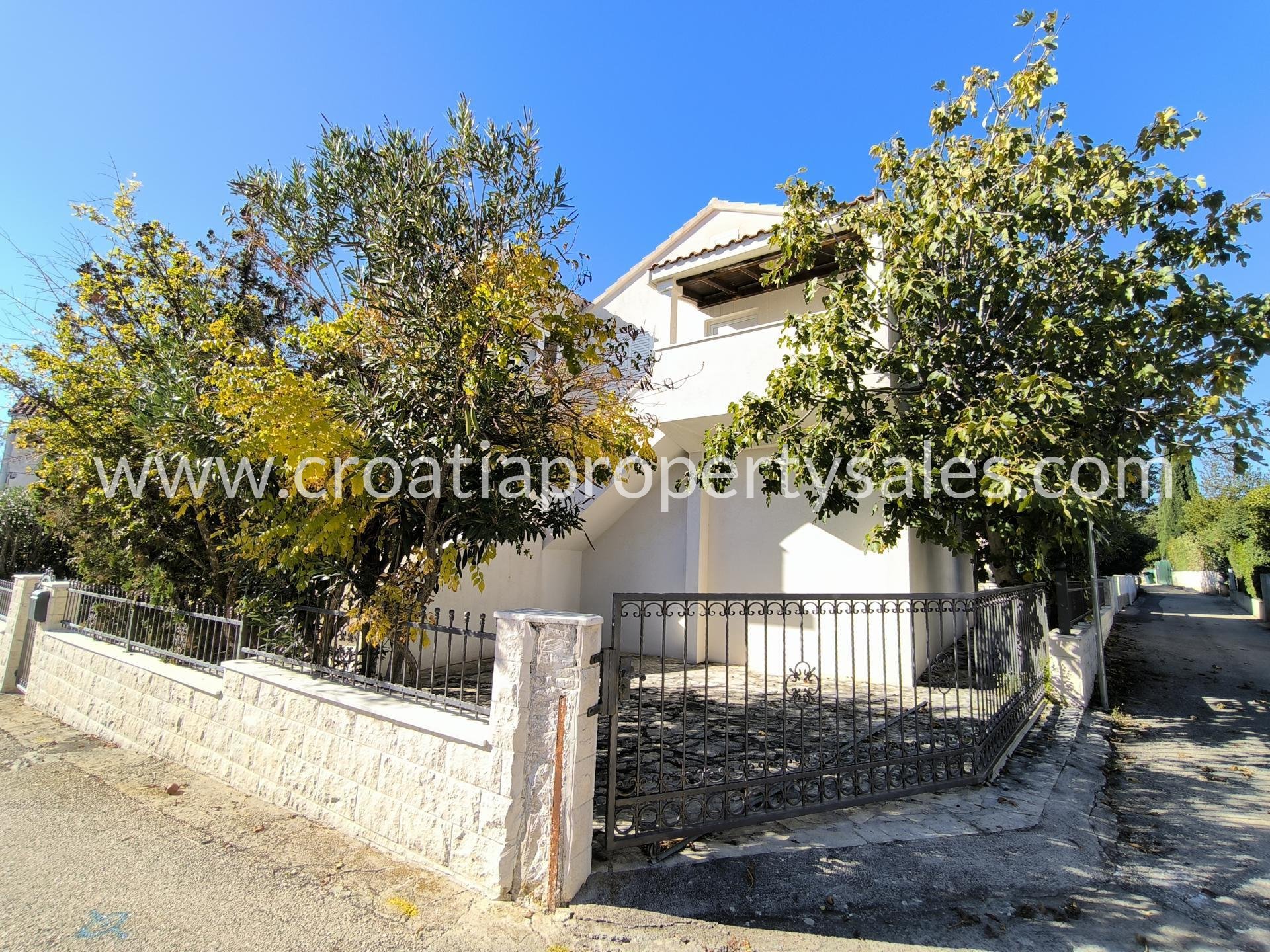 Kuća Na prodaju -  Rogoznica