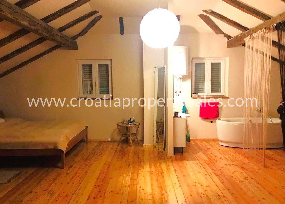 Kuća Na prodaju -  Kastela