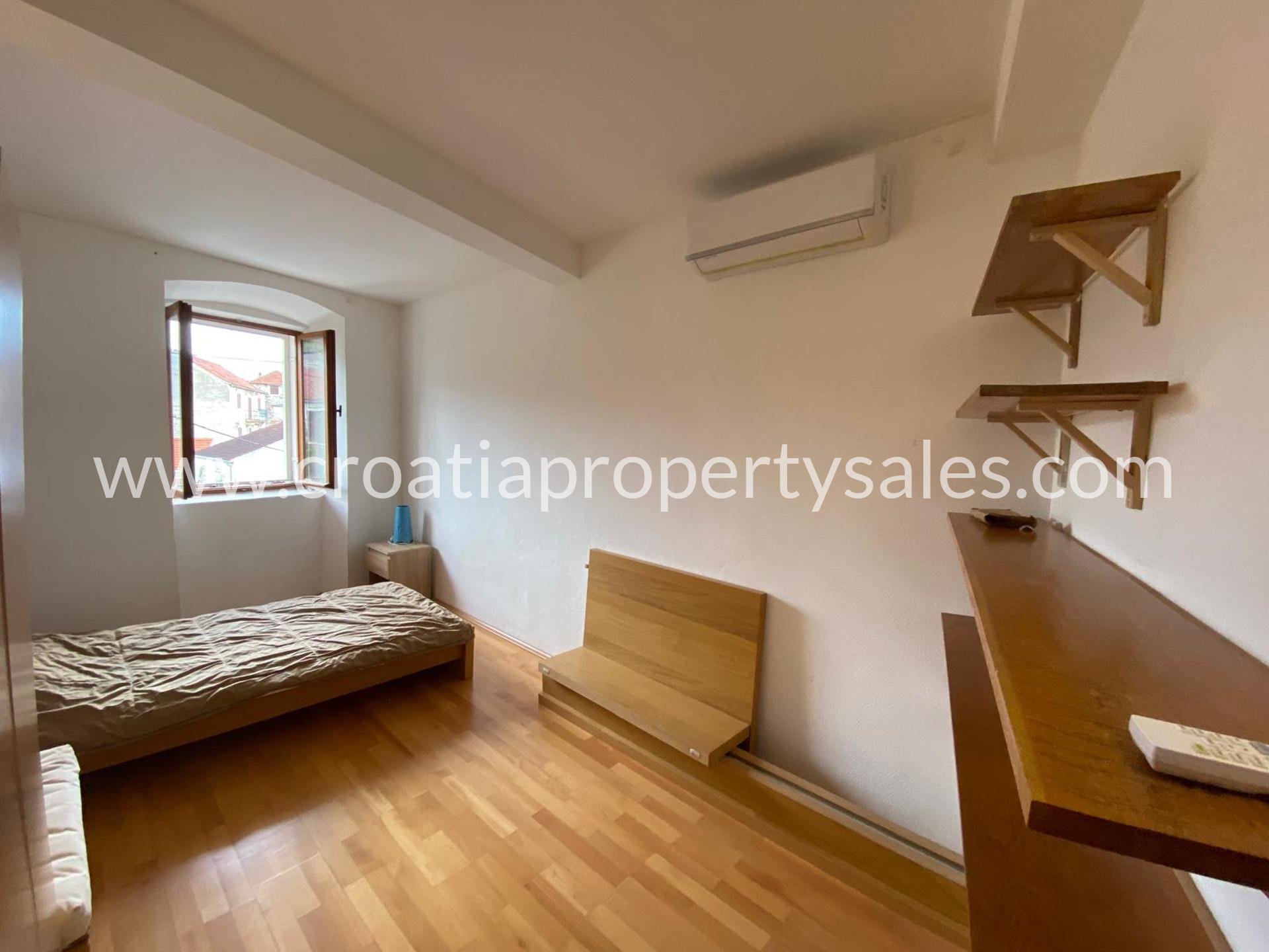 Appartement À vendre -  Brac