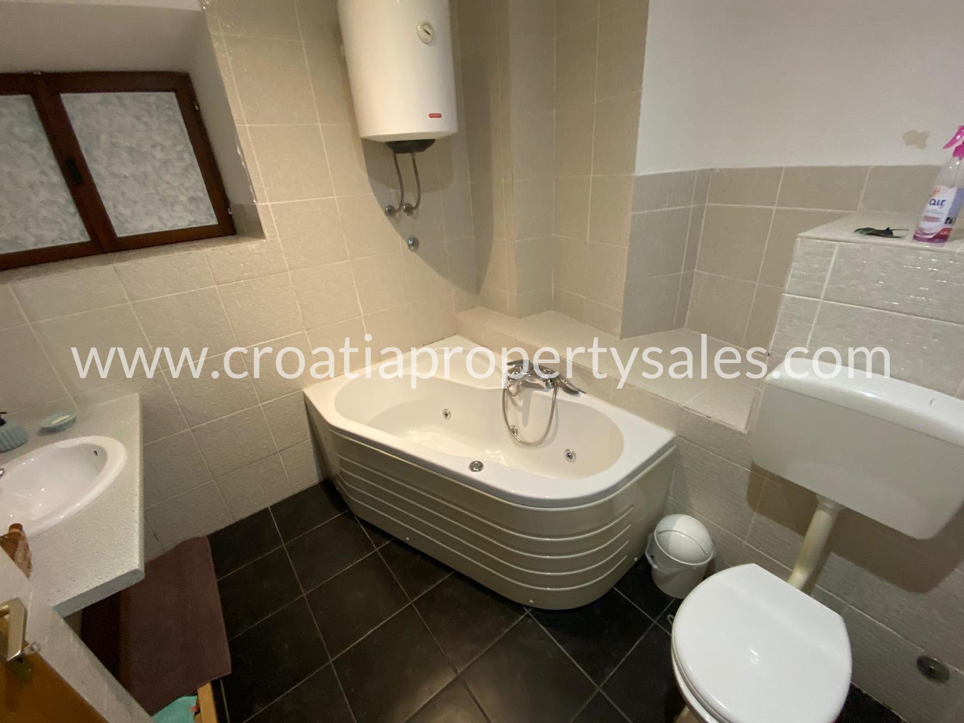 Appartement À vendre -  Brac
