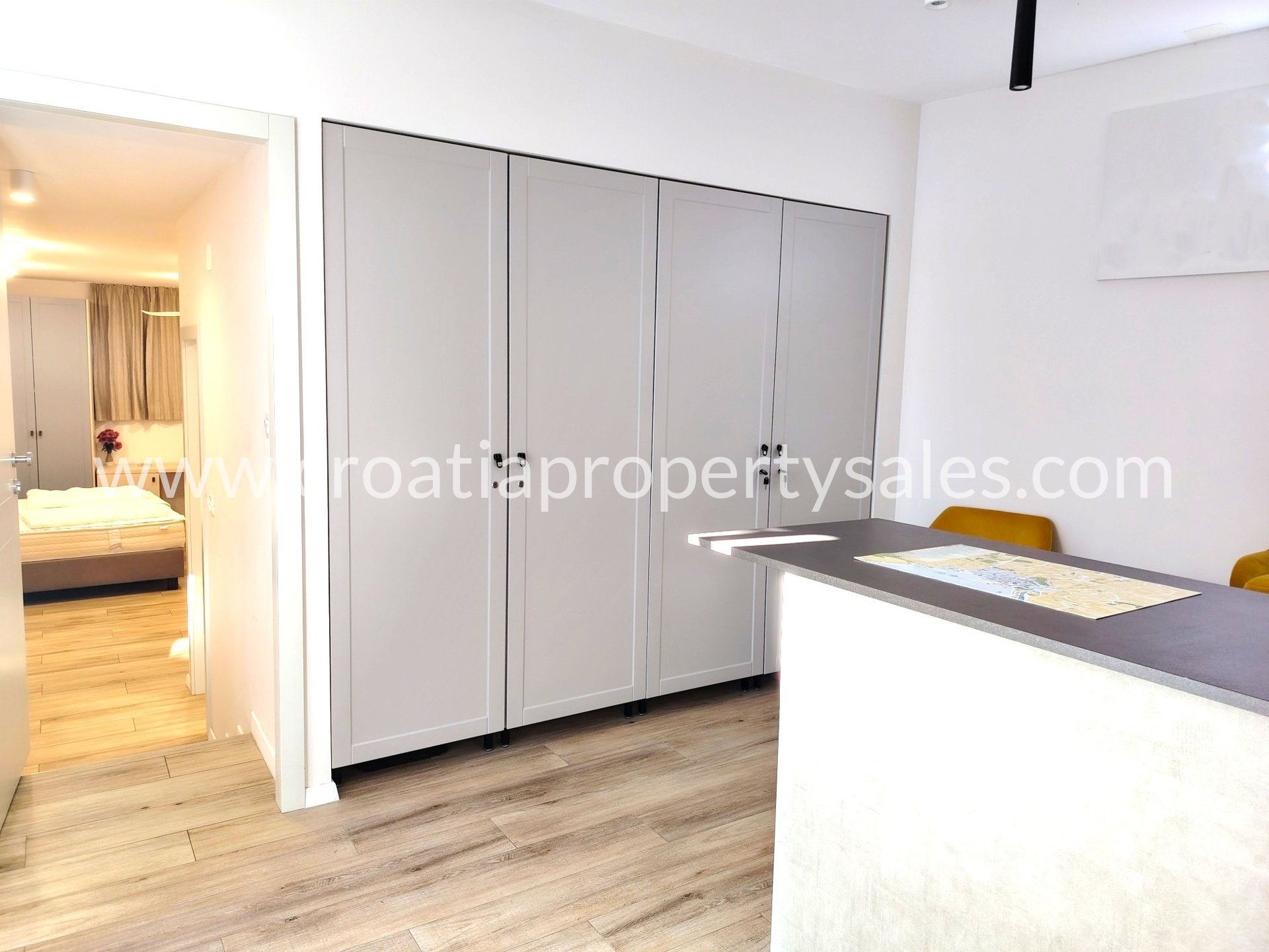 Flat For sale -  Split