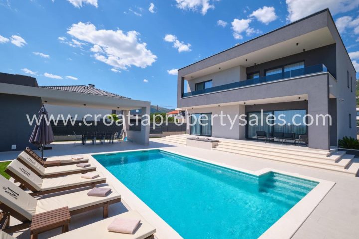 Casa in vendita 324 m² – Kastela