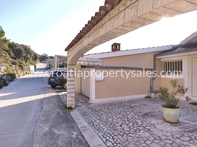 Casa In vendita - šibensko-kninska Rogoznica - foto 3/8