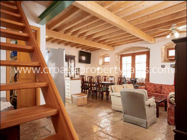 Haus zu verkaufen 132 m² – Hvar