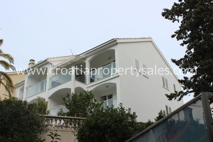 Hiša na predaj 411 m² – Split