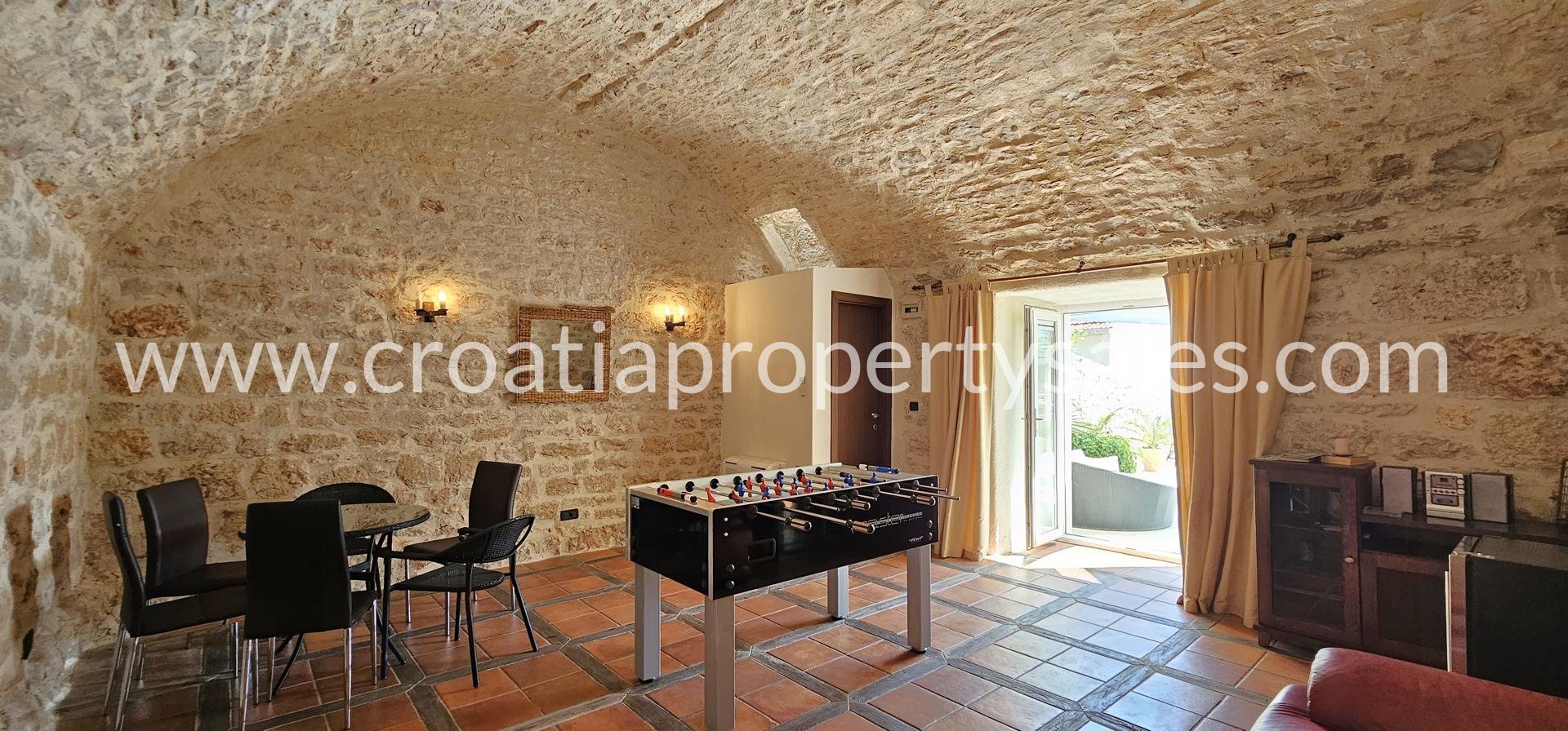 Casa In vendita -  Brac