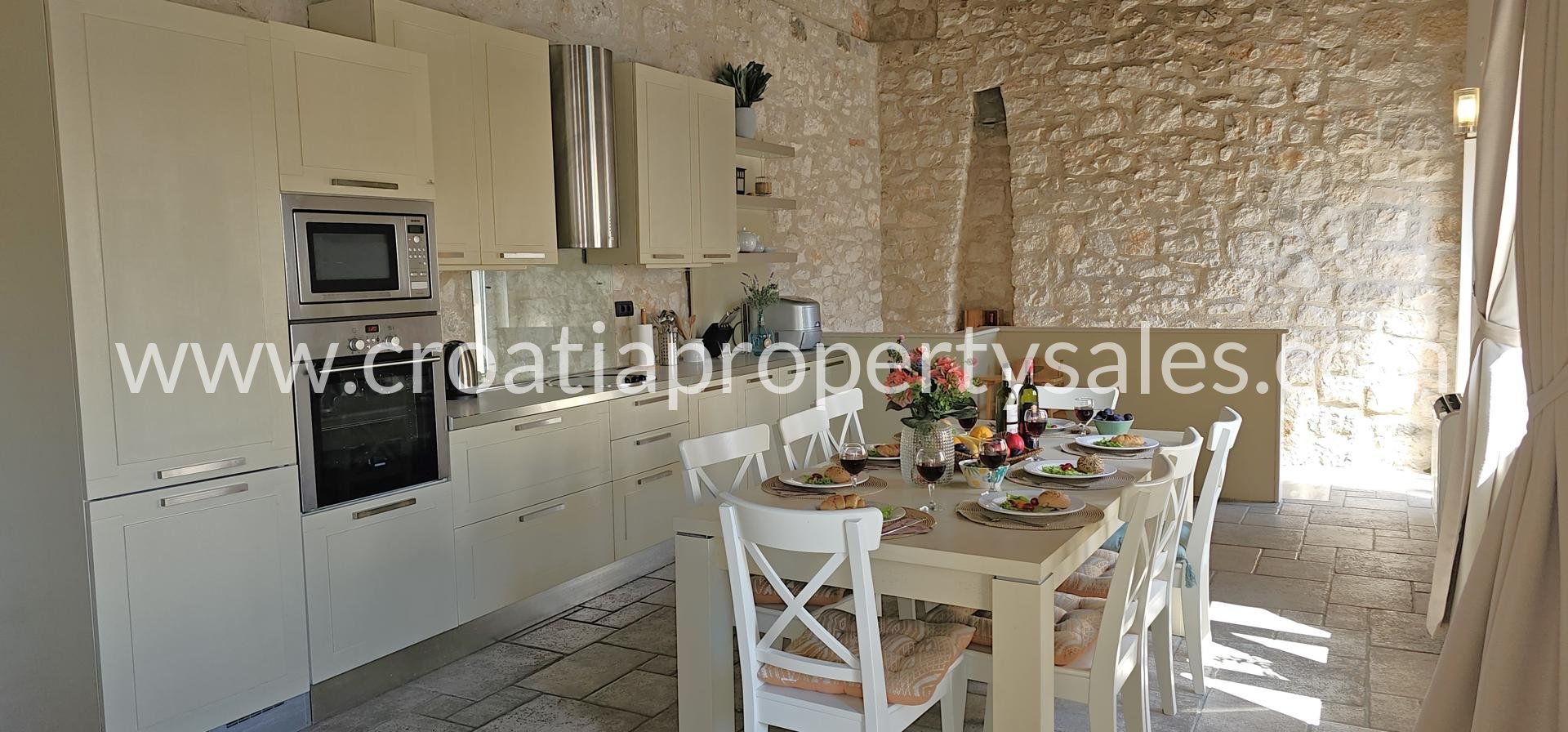 Casa In vendita -  Brac