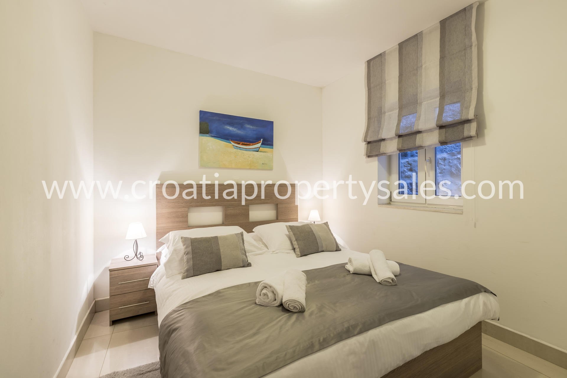Flat For sale -  Split