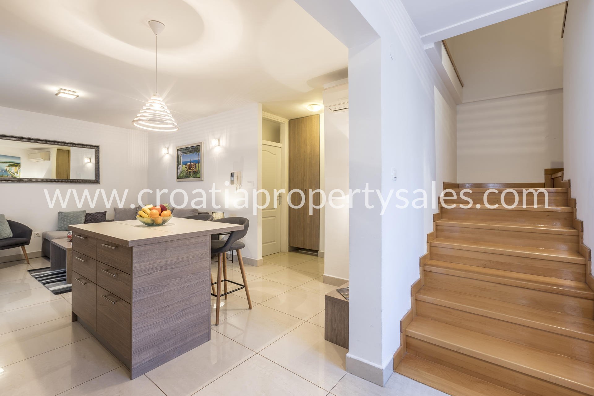 Flat For sale -  Split
