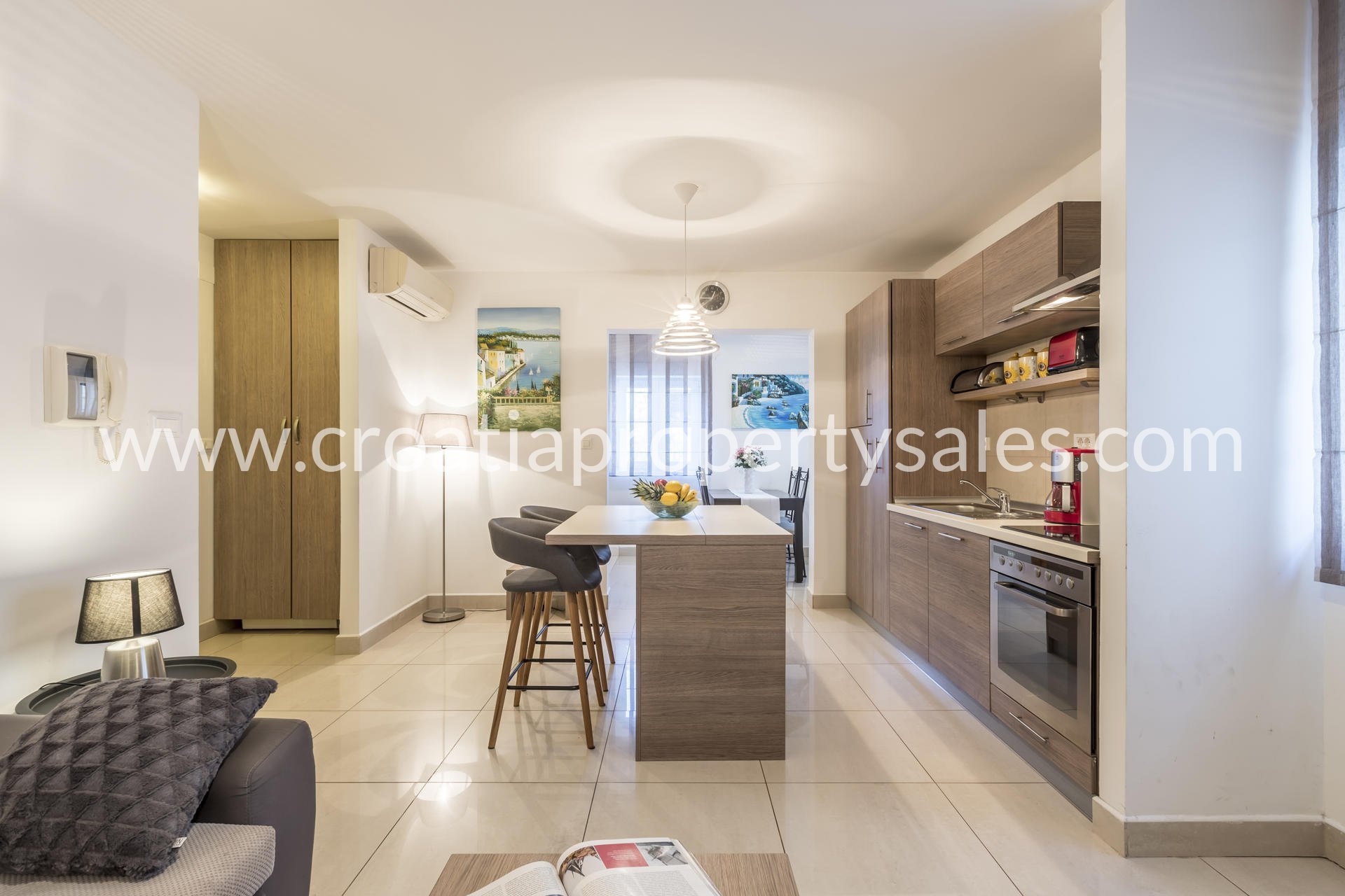 Flat For sale -  Split