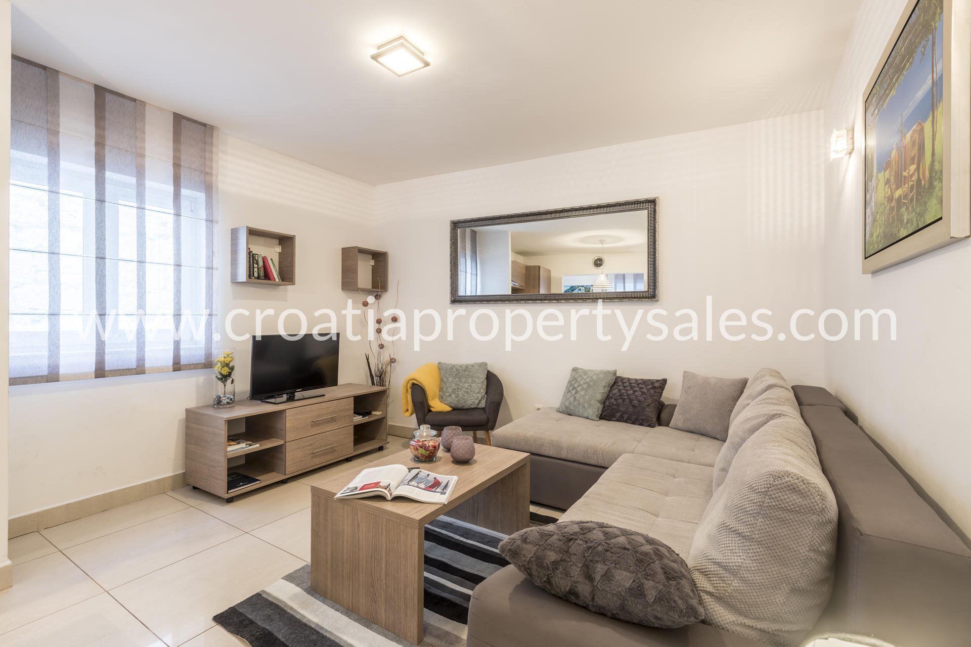 Flat For sale -  Split