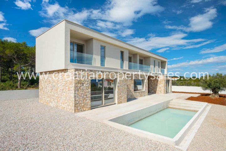 Casa in vendita 320 m² – Solta