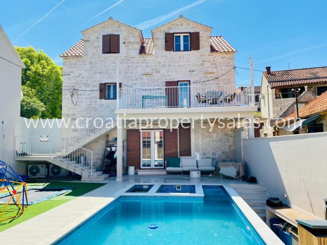 Maison à vendre 194 m² – Brac