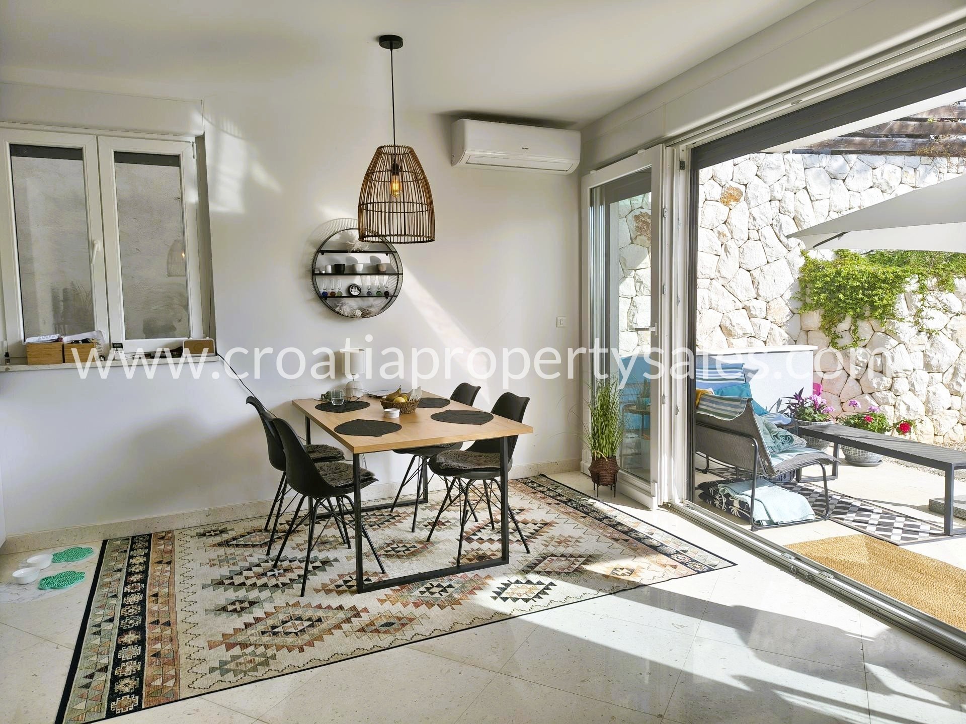 Apartma Na predaj -  Rogoznica