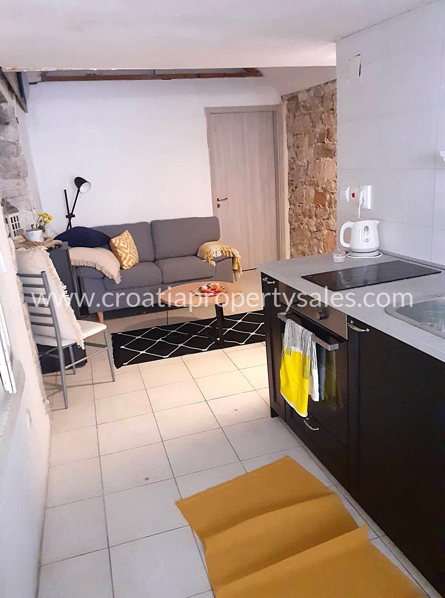 Flat For sale -  Split