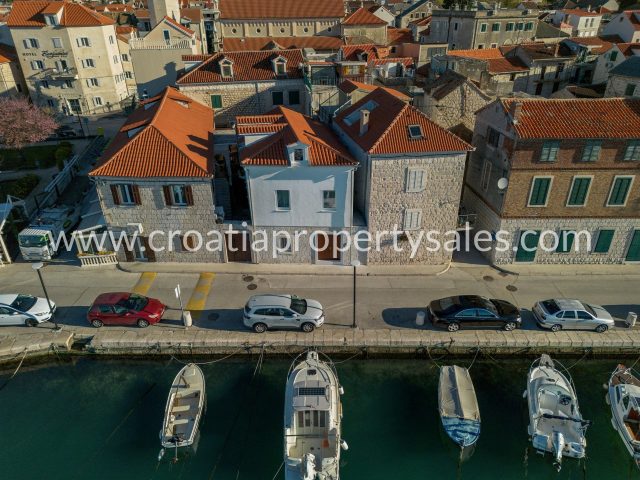 Casa in vendita 180 m² – Kastela