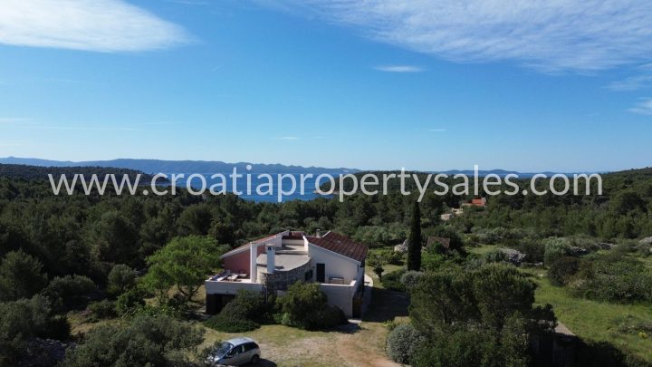 House for sale 240 m² – Brac
