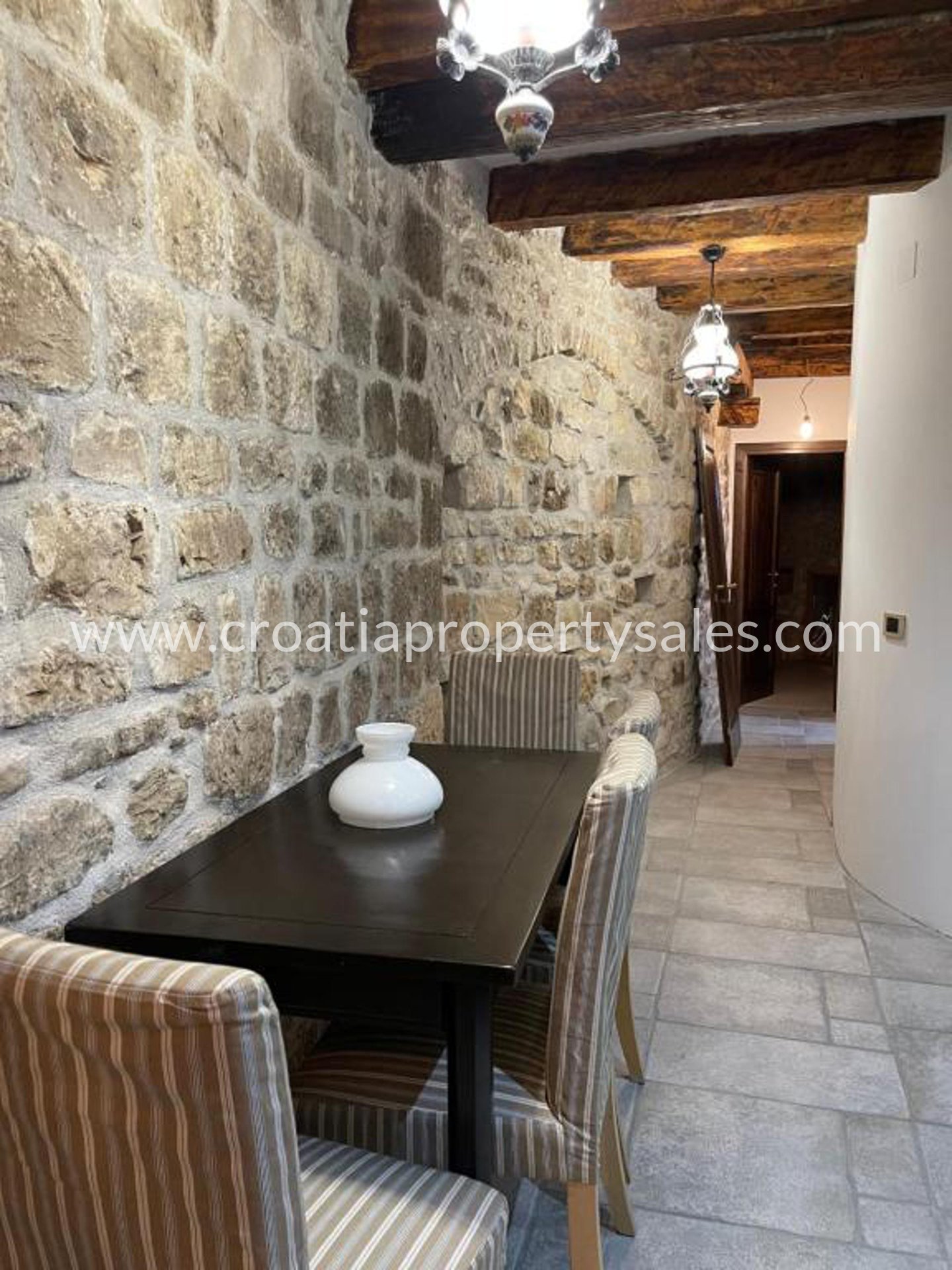 Casa In vendita -  Kastela