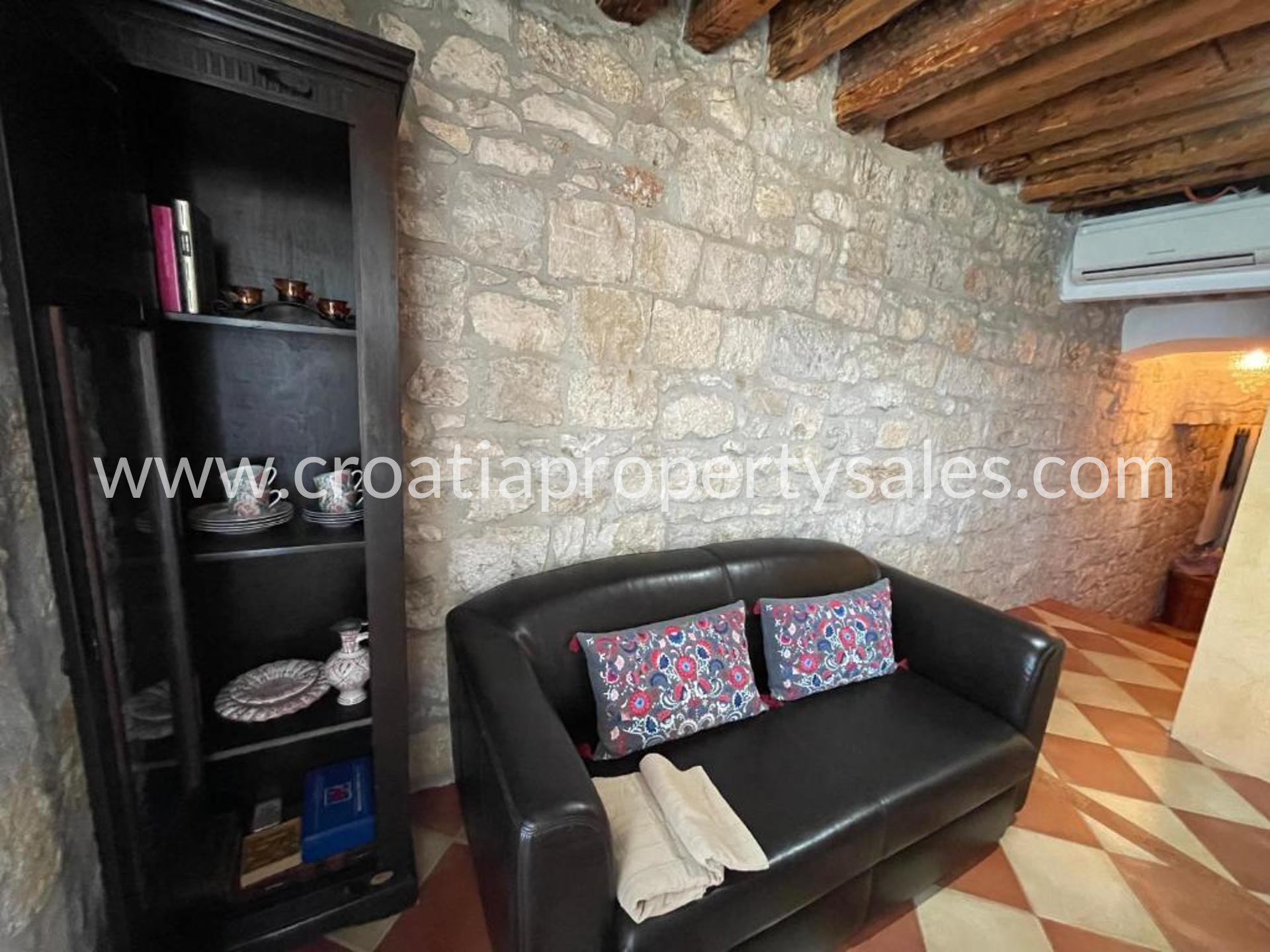 Casa In vendita -  Kastela