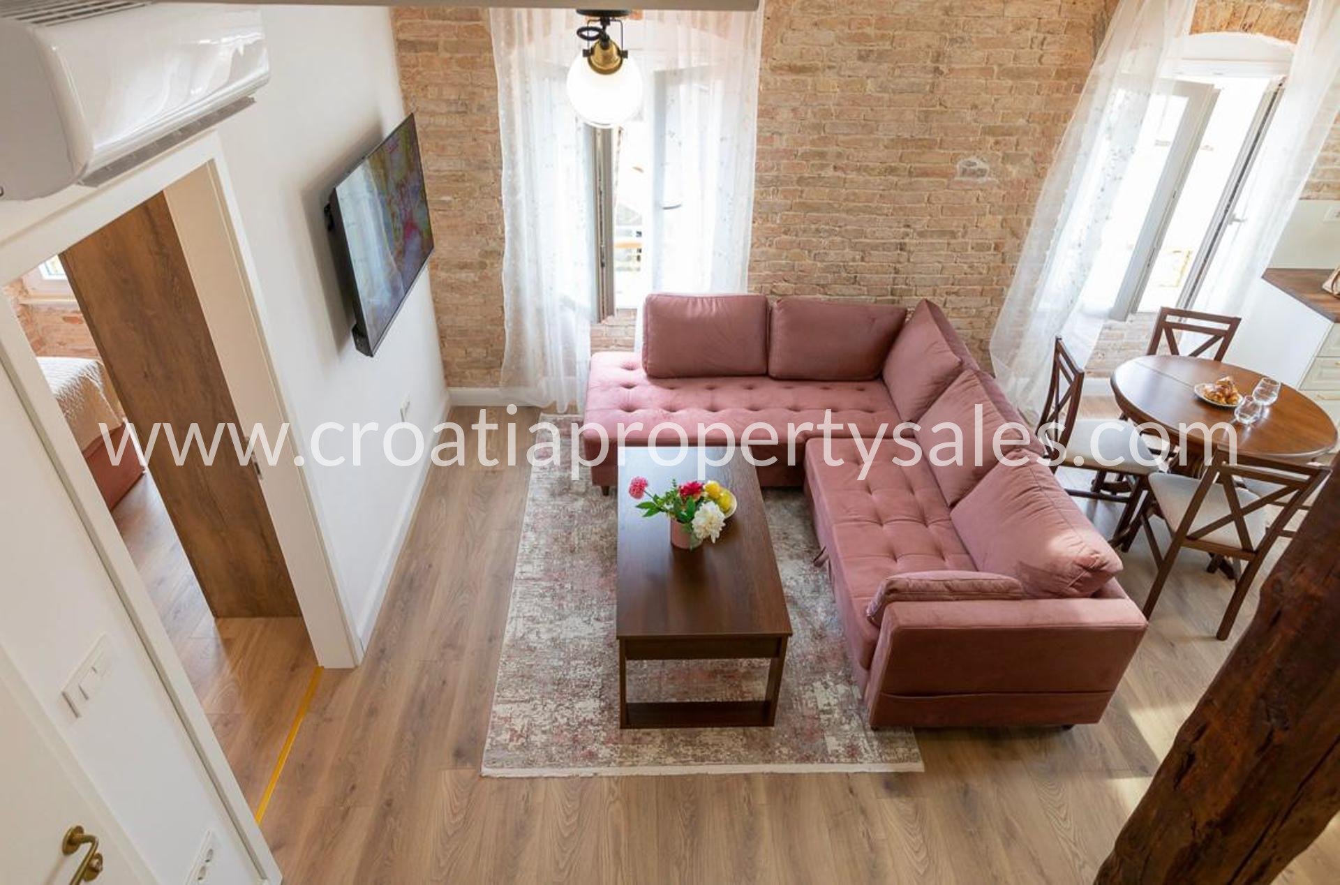 Flat For sale -  Split