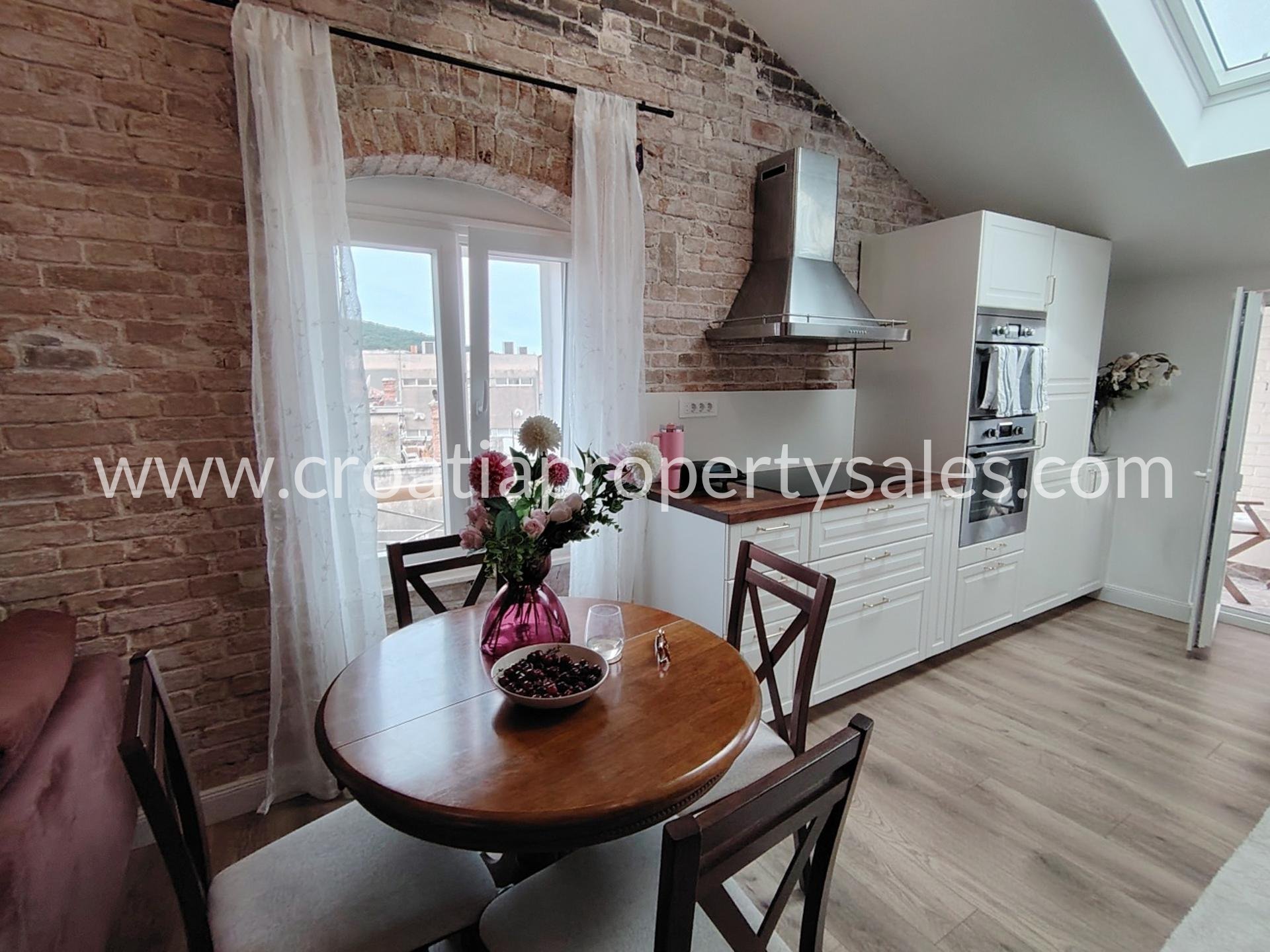Flat For sale -  Split