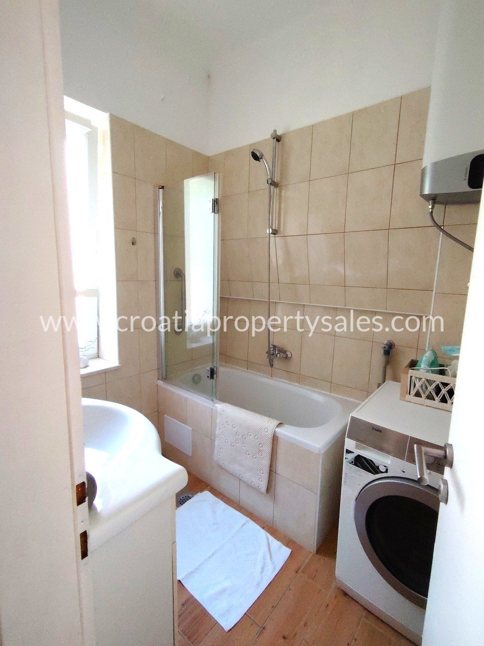 Flat For sale -  Split