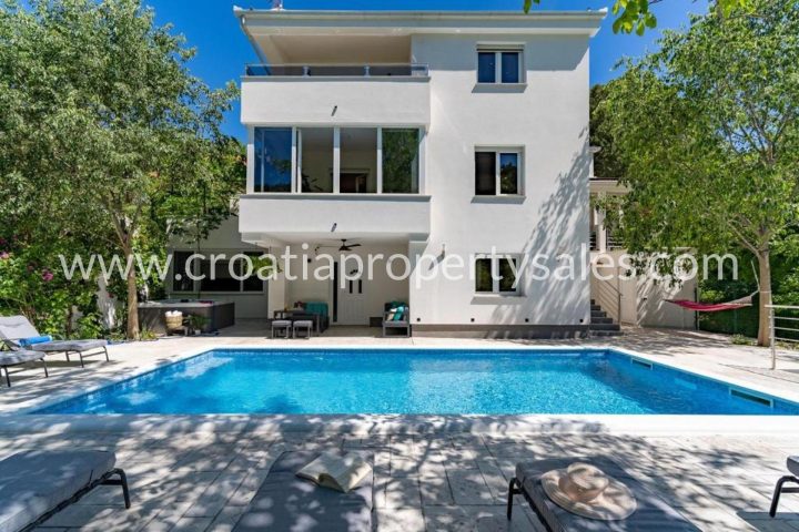 Dům na prodej 350 m² – Omis