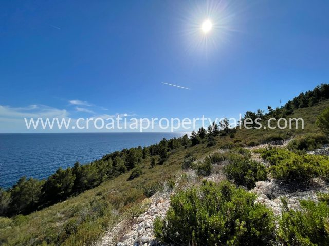 Zemljište na prodaju 1500 m² – Hvar