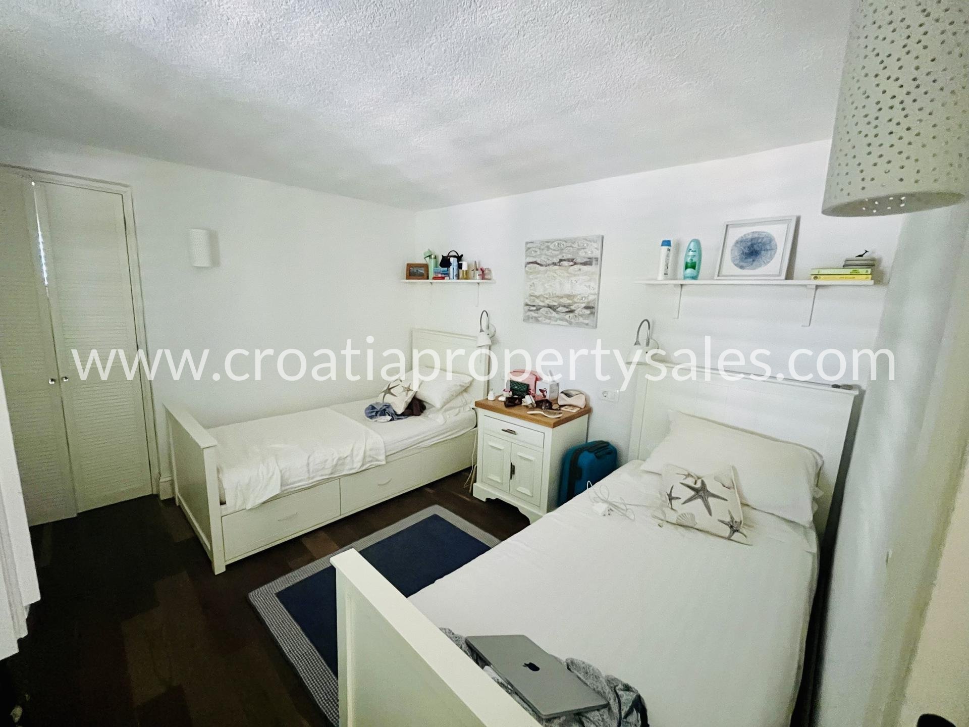 Kuća Na prodaju -  Brac
