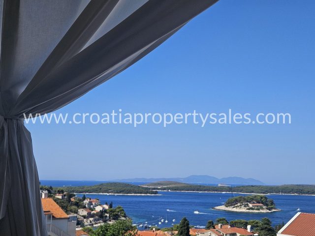 Stan na prodaju 100 m² – Hvar