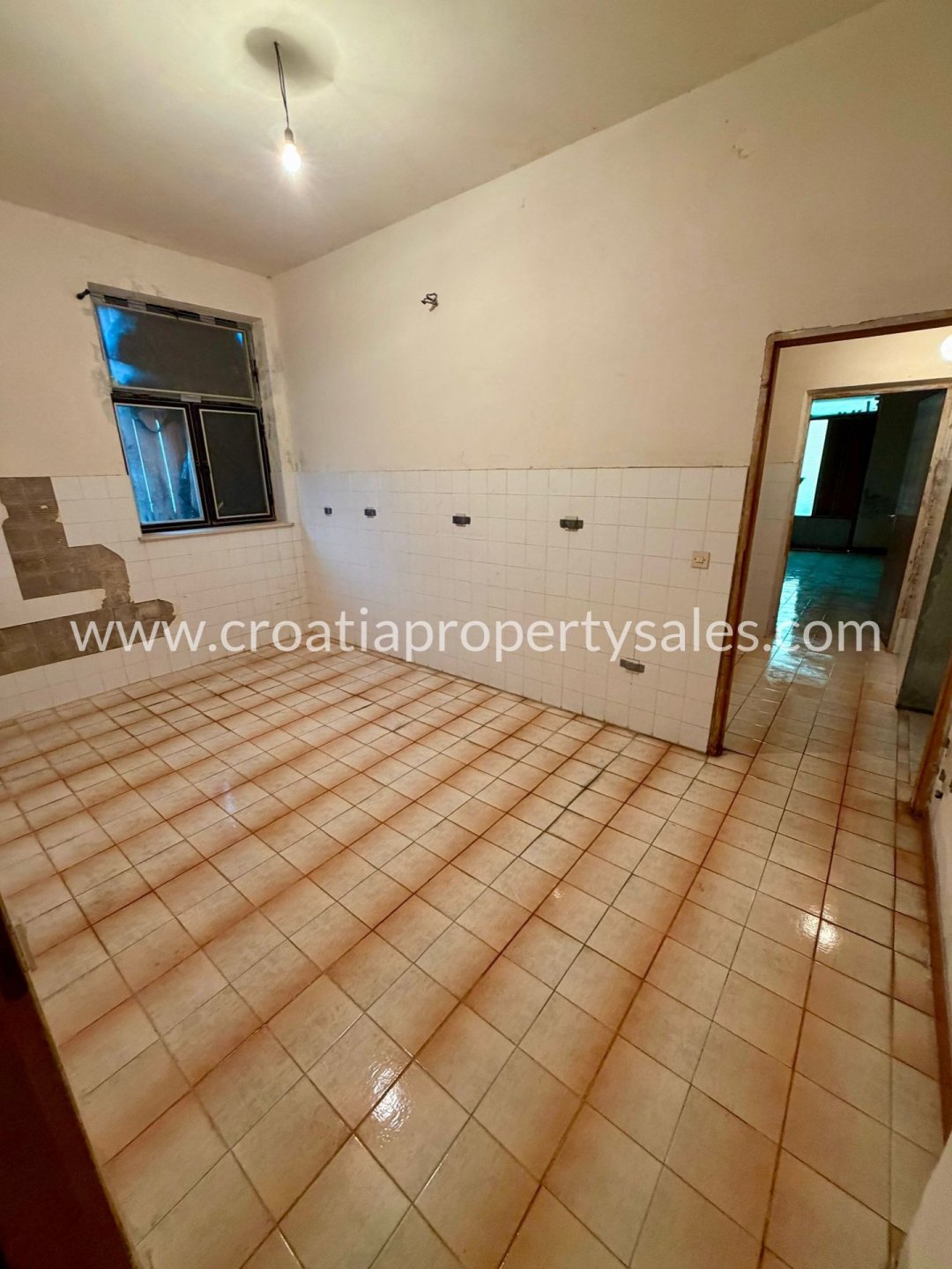 Maison À vendre -  Kastela