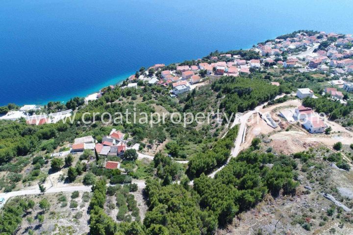 Zemljište na prodaju 1857 m² – Omis